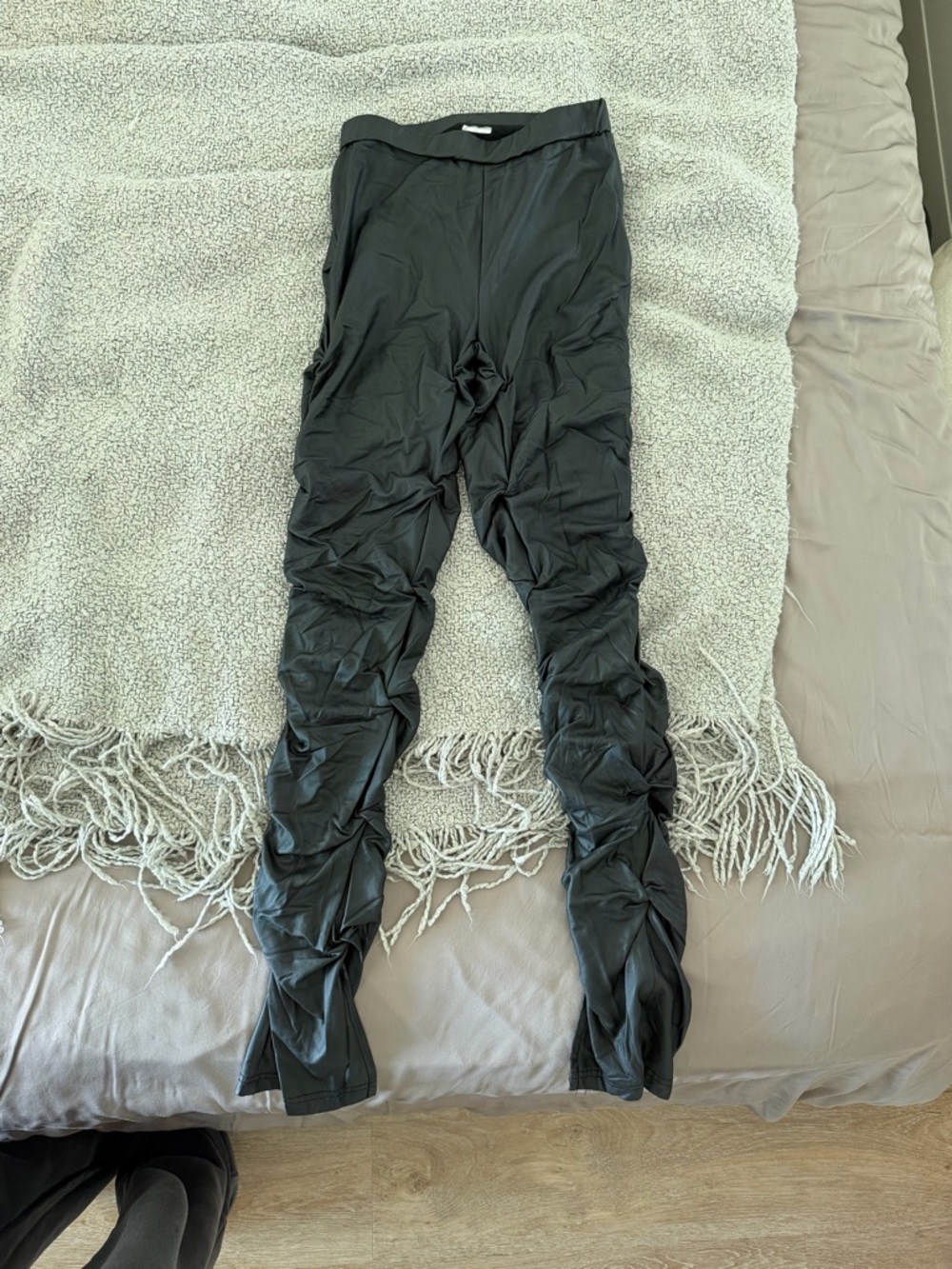 SHEIN Black Ruched Wide-Leg Jeans